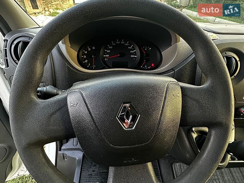 Вантажний фургон Renault Master 2016 в Могилів-Подільському