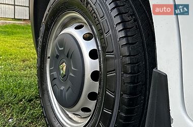 Вантажний фургон Renault Master 2016 в Могилів-Подільському