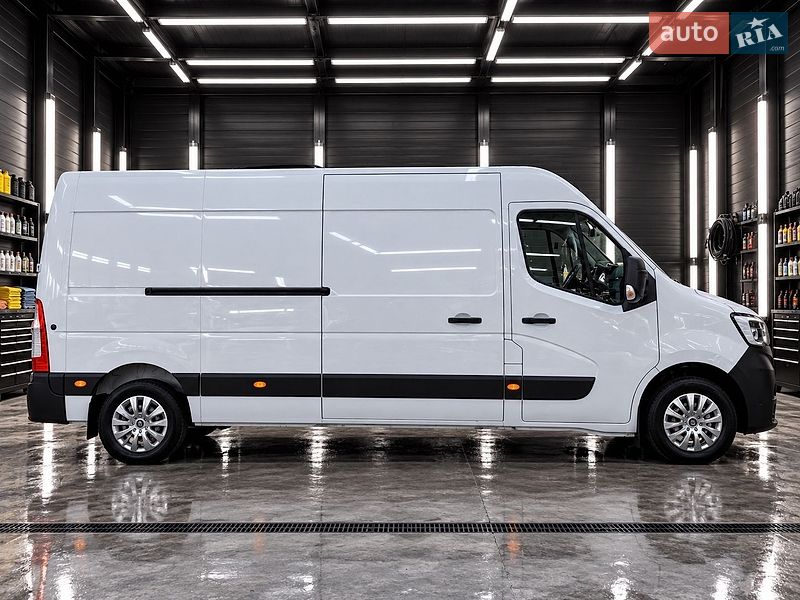 Грузовой фургон Renault Master 2023 в Калуше
