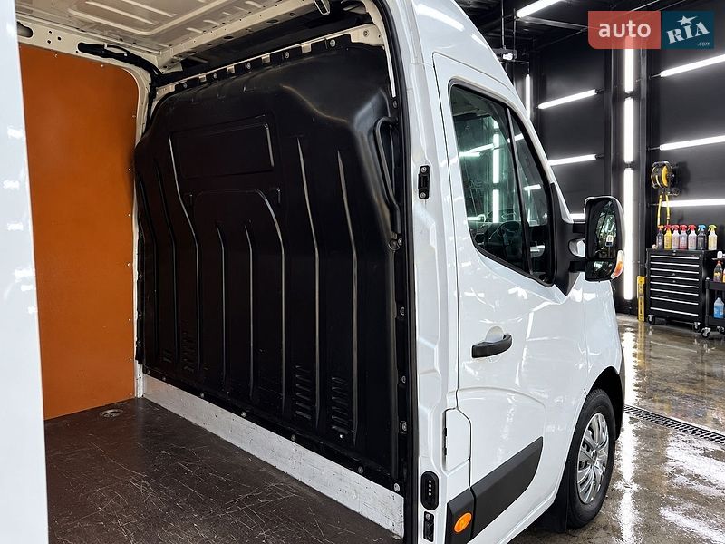 Грузовой фургон Renault Master 2023 в Калуше