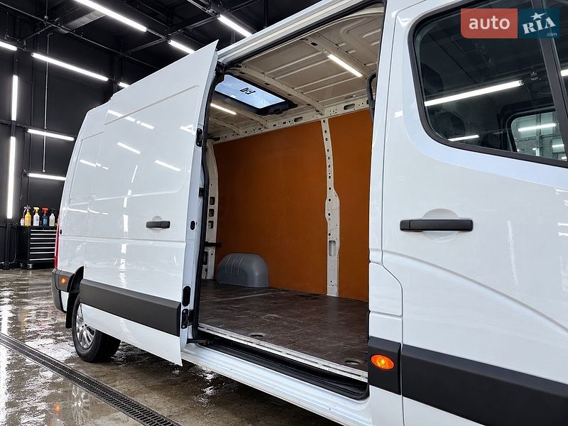 Грузовой фургон Renault Master 2023 в Калуше