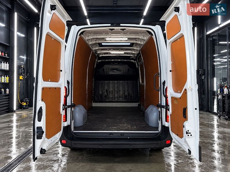 Грузовой фургон Renault Master 2023 в Калуше