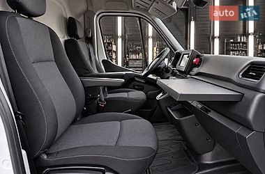 Грузовой фургон Renault Master 2023 в Калуше