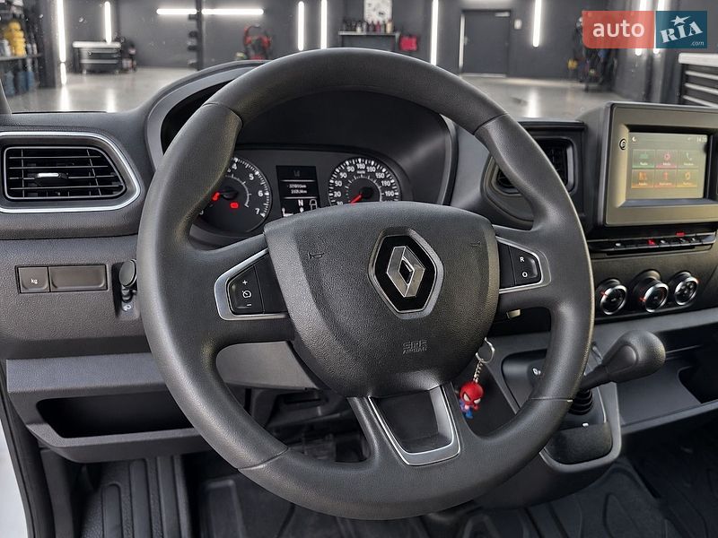 Грузовой фургон Renault Master 2023 в Калуше