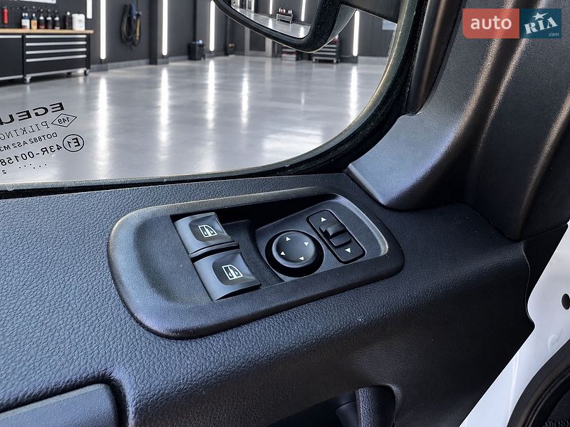Грузовой фургон Renault Master 2023 в Калуше