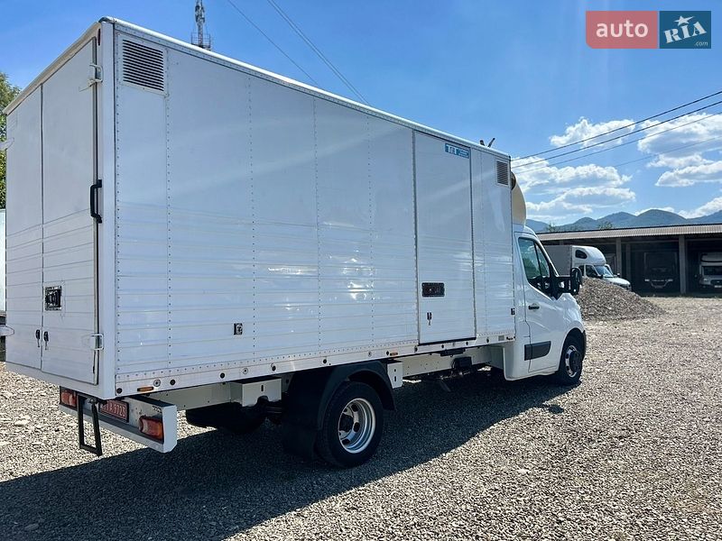 Грузовой фургон Renault Master 2018 в Хусте