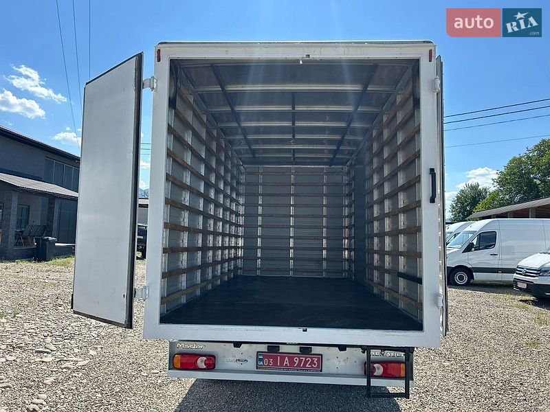 Грузовой фургон Renault Master 2018 в Хусте