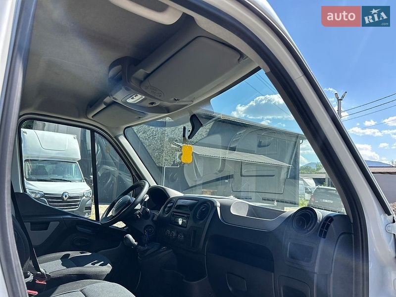 Грузовой фургон Renault Master 2018 в Хусте