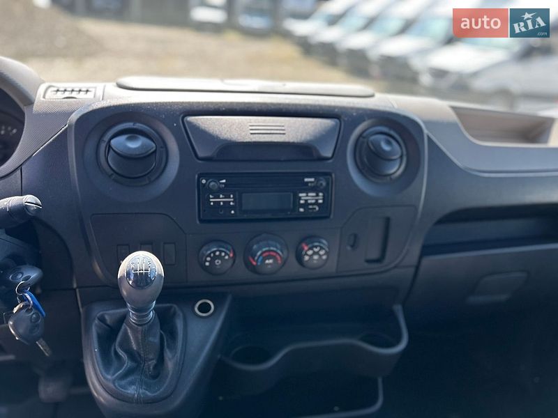 Грузовой фургон Renault Master 2018 в Хусте