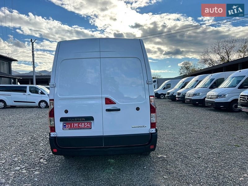 Грузовой фургон Renault Master 2018 в Хусте
