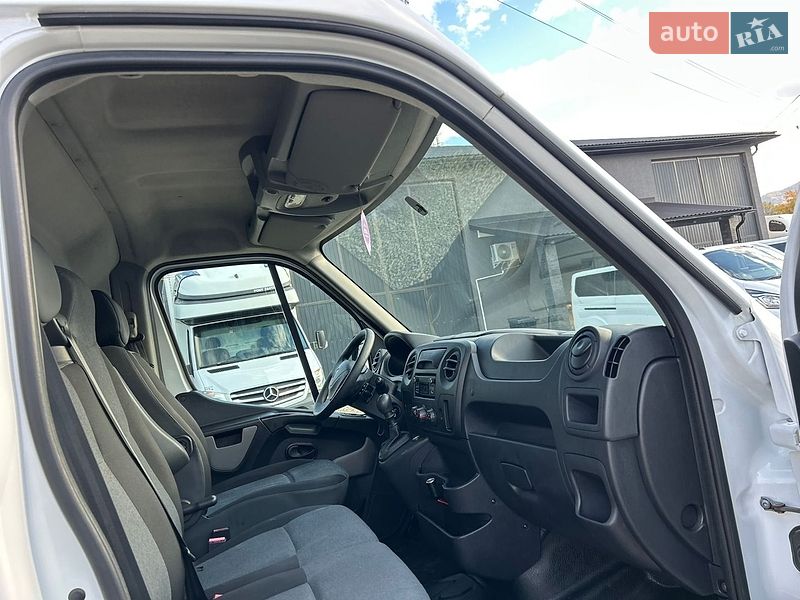 Грузовой фургон Renault Master 2018 в Хусте