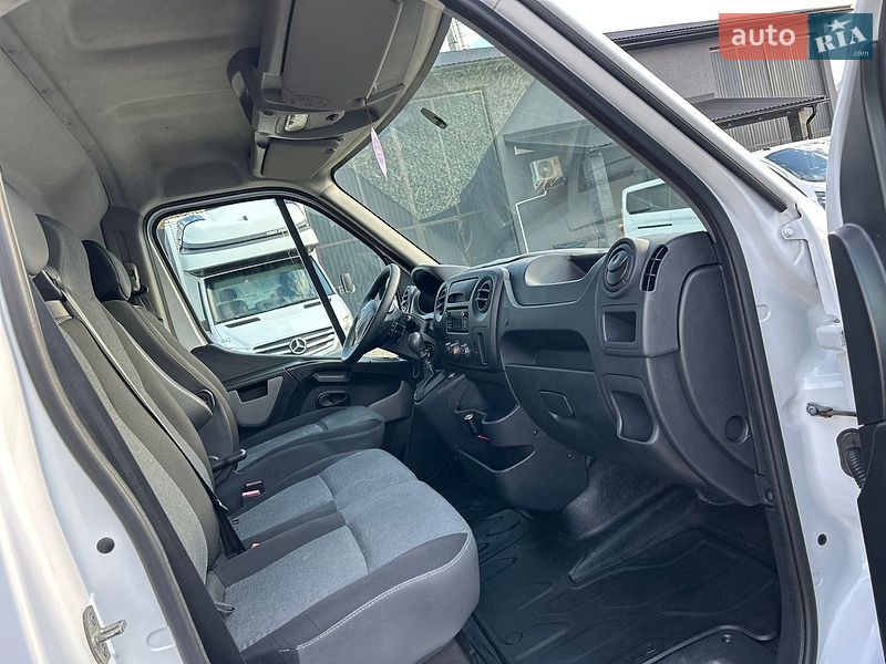 Грузовой фургон Renault Master 2018 в Хусте