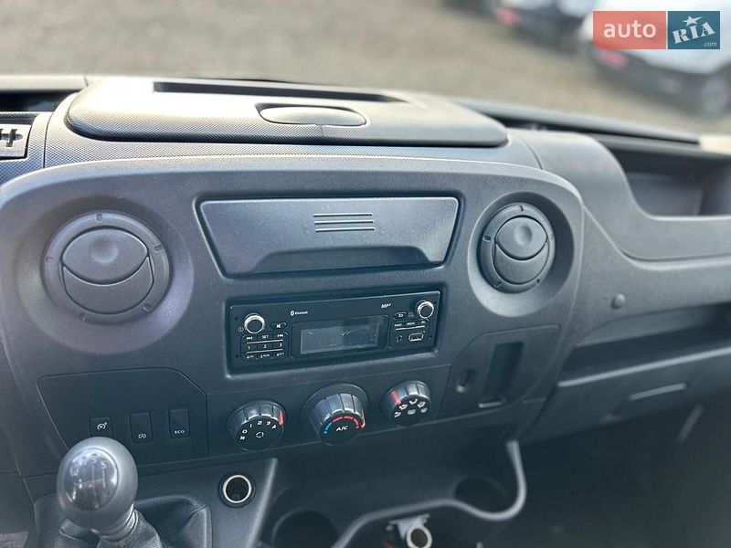 Грузовой фургон Renault Master 2018 в Хусте