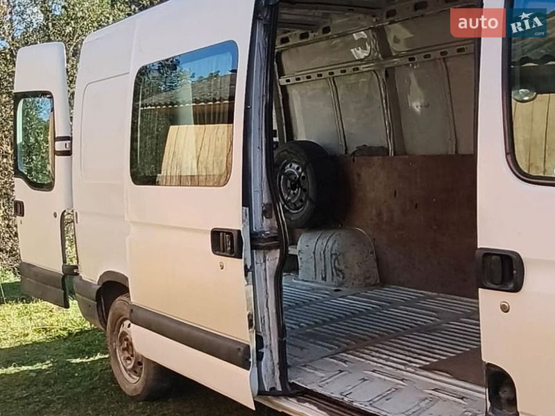 Грузопассажирский фургон Renault Master 2005 в Черновцах