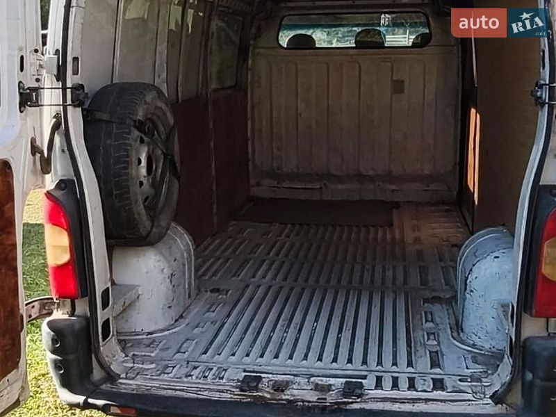 Грузопассажирский фургон Renault Master 2005 в Черновцах