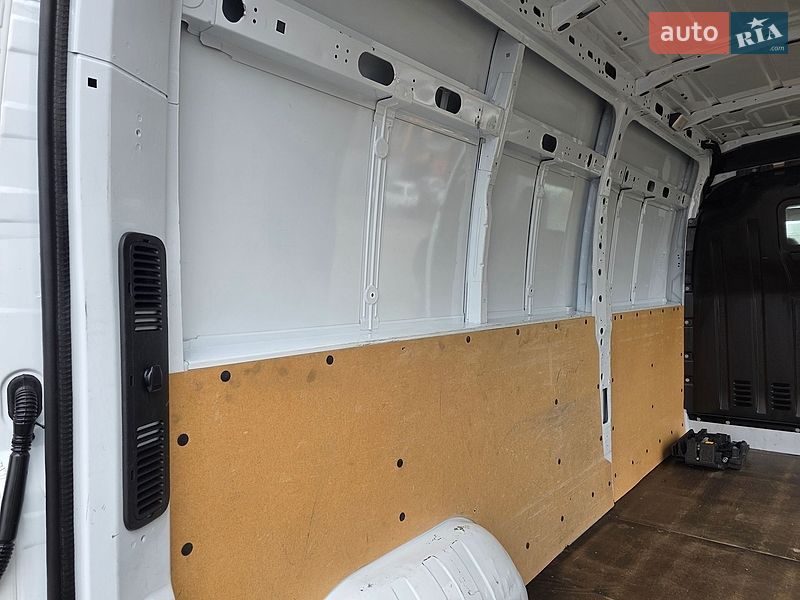 Грузовой фургон Renault Master 2022 в Одессе