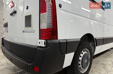 Вантажний фургон Renault Master 2022 в Полтаві
