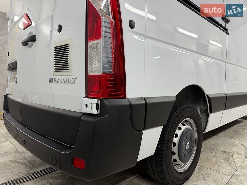 Вантажний фургон Renault Master 2022 в Полтаві
