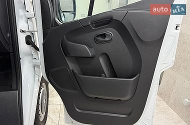 Вантажний фургон Renault Master 2022 в Полтаві