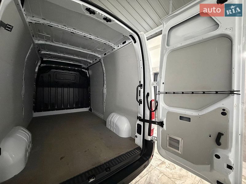 Вантажний фургон Renault Master 2022 в Полтаві