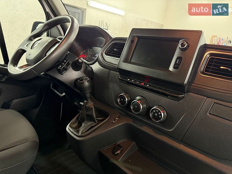 Вантажний фургон Renault Master 2022 в Полтаві