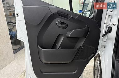 Вантажний фургон Renault Master 2022 в Полтаві