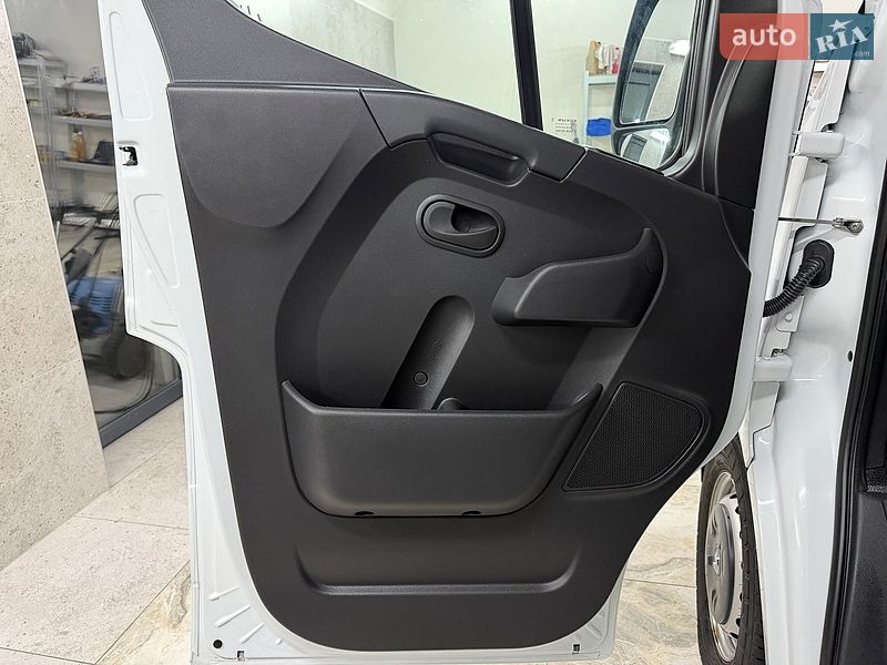 Вантажний фургон Renault Master 2022 в Полтаві