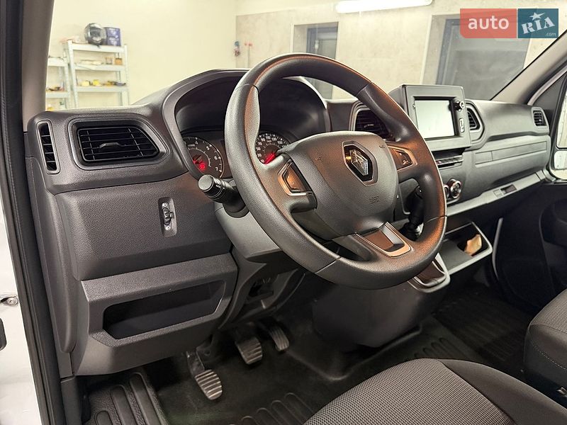 Вантажний фургон Renault Master 2022 в Полтаві