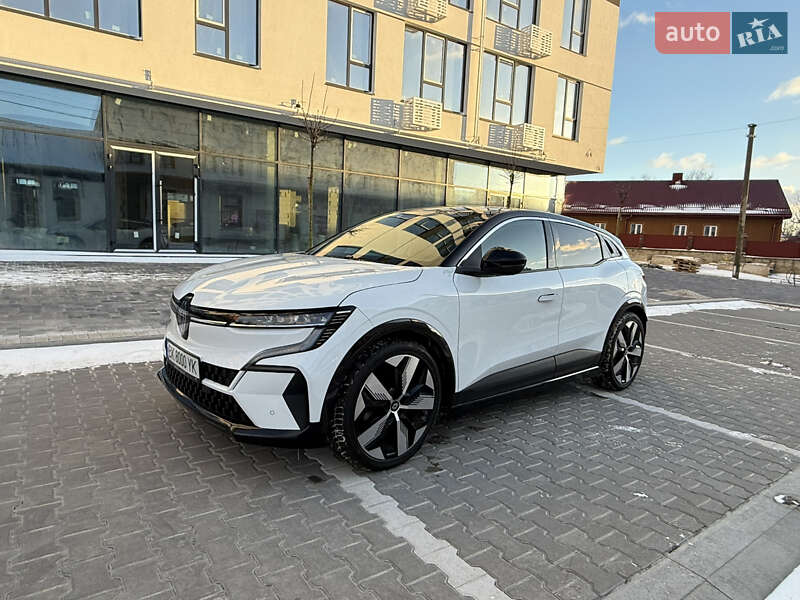 Седан Renault Megane E-Tech Electric