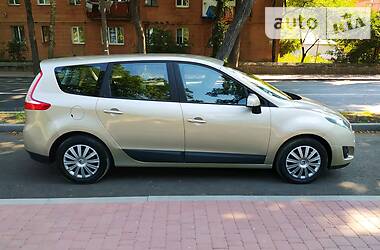 Renault Megane Scenic  2010