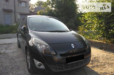 Renault Megane Scenic  2012