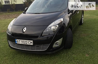 Renault Megane Scenic  2012