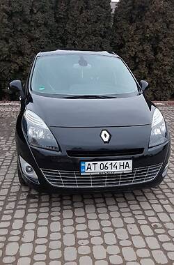 Renault Megane Scenic  2011