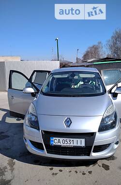 Renault Megane Scenic  2010