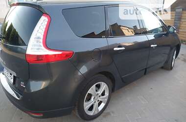 Renault Megane Scenic  2011