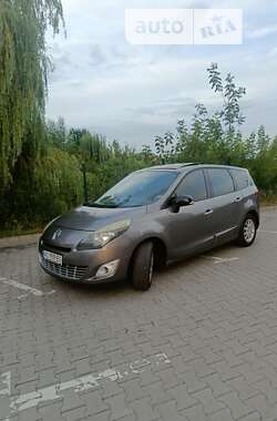 Renault Megane Scenic  2011