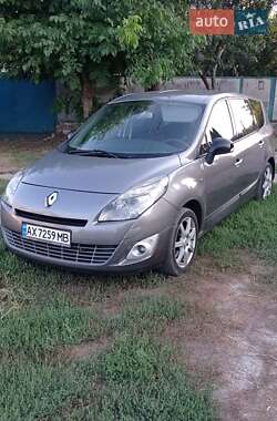 Renault Megane Scenic  2011