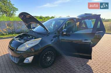 Renault Megane Scenic  2011