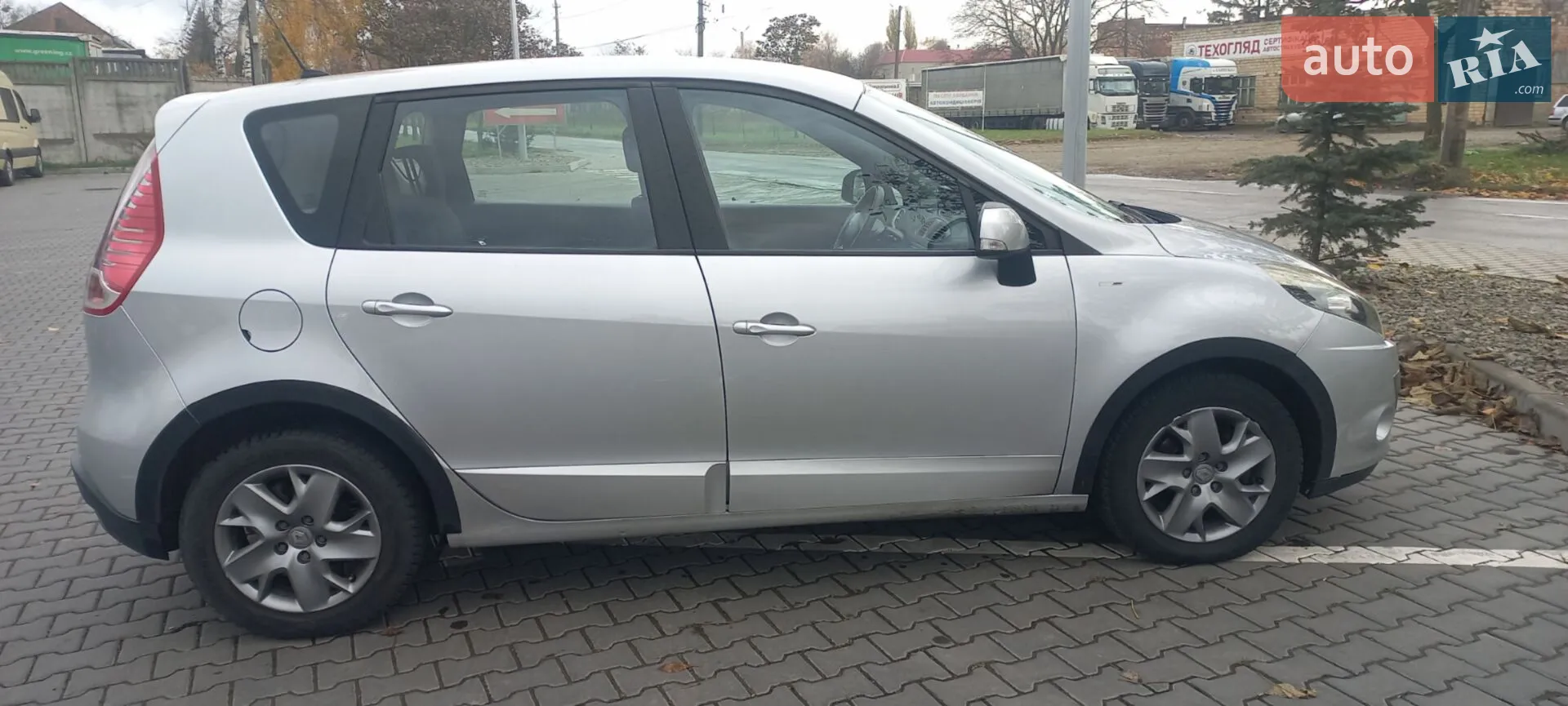 Renault Megane Scenic 2011 VIN VF1JZ000645569251 фото оголошення 2 з 18