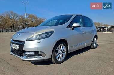 Renault Megane Scenic  2012