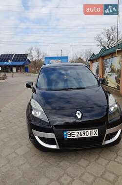 Renault Megane Scenic 2011