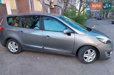 Renault Megane Scenic  2012