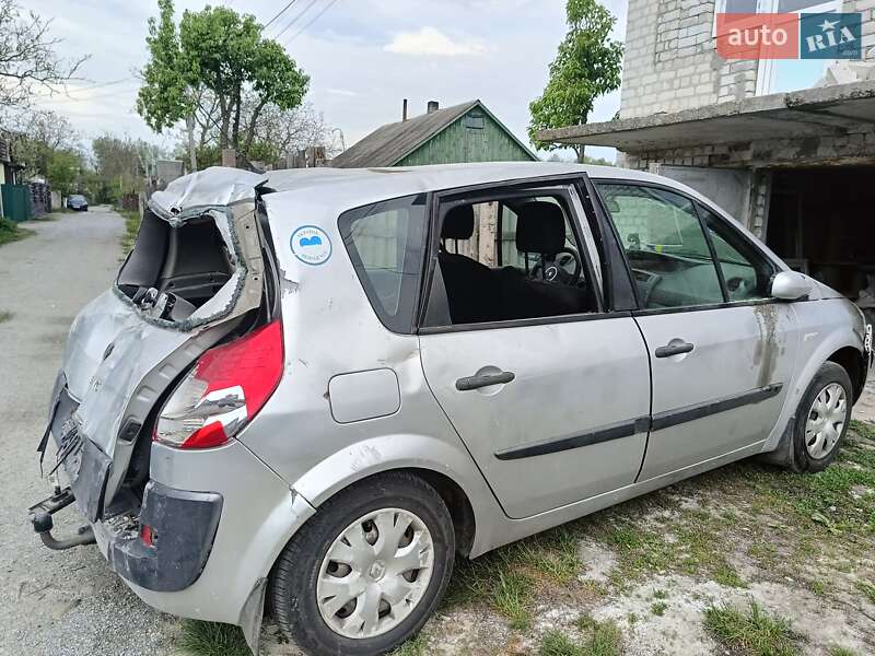 Мінівен Renault Megane Scenic