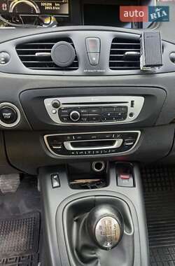Renault Megane Scenic 2012