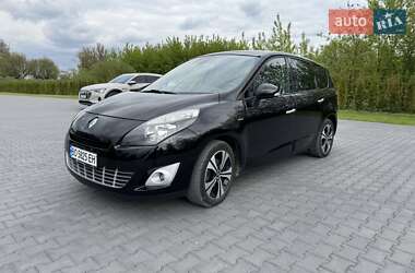 Renault Megane Scenic 2011