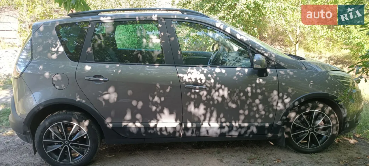 2014 Renault Scenic - мініатюра 2
