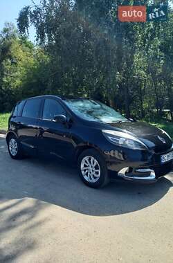Renault Megane Scenic  2012
