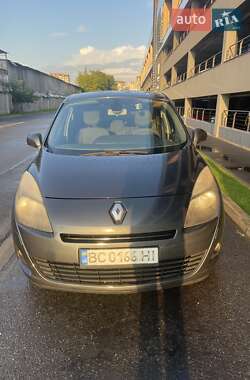 Renault Megane Scenic  2011