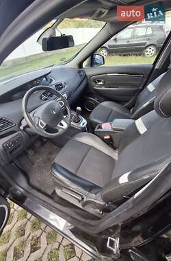 Renault Megane Scenic  2012