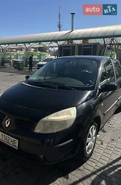 Renault Megane Scenic  2004